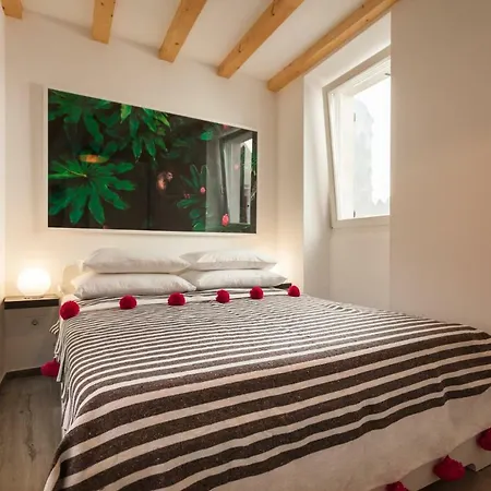 Apartments Stube 4 Rovinj Exterior photo
